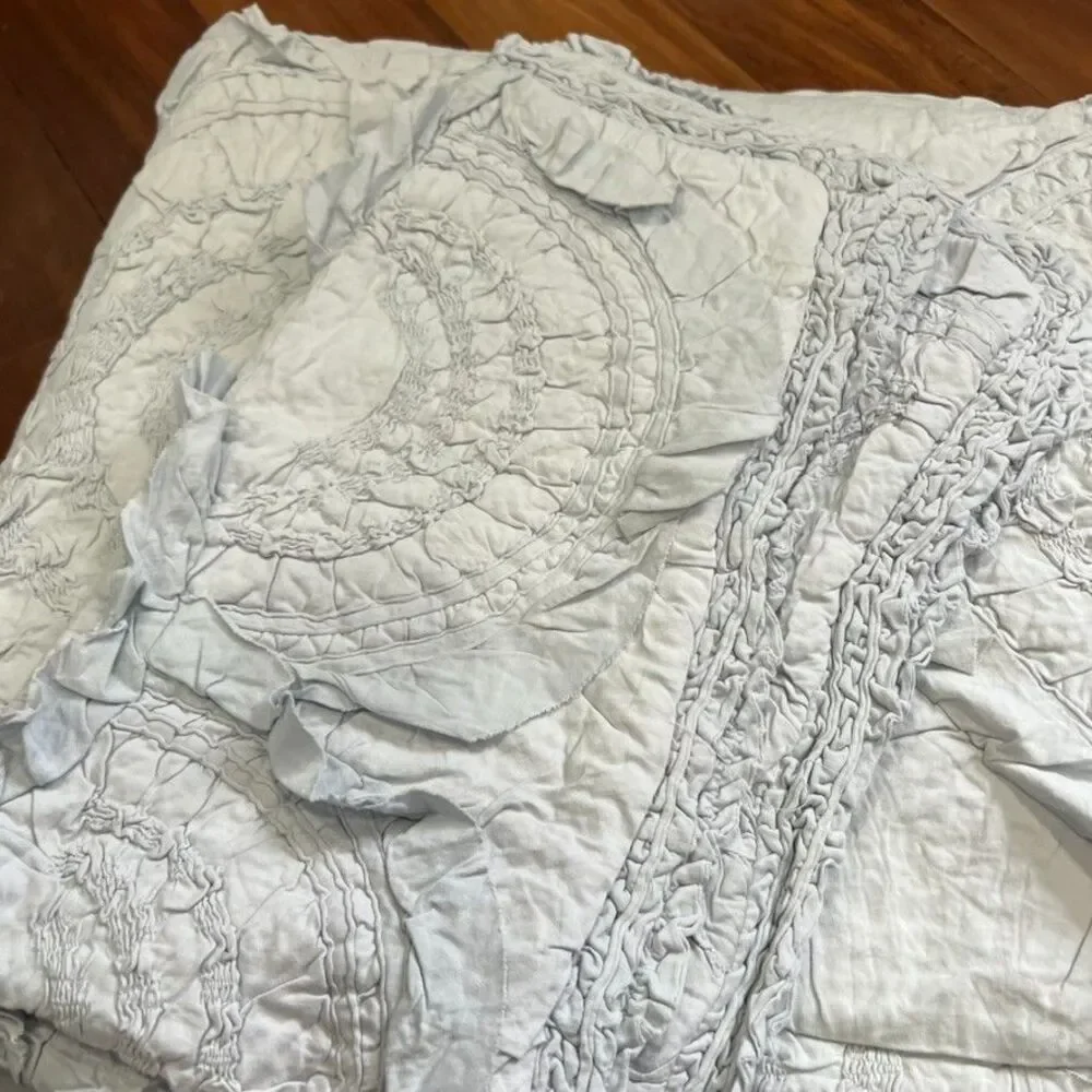 Anthropologie Rivulets Tufted Full Quilt Set Grey Ruched Ruffles